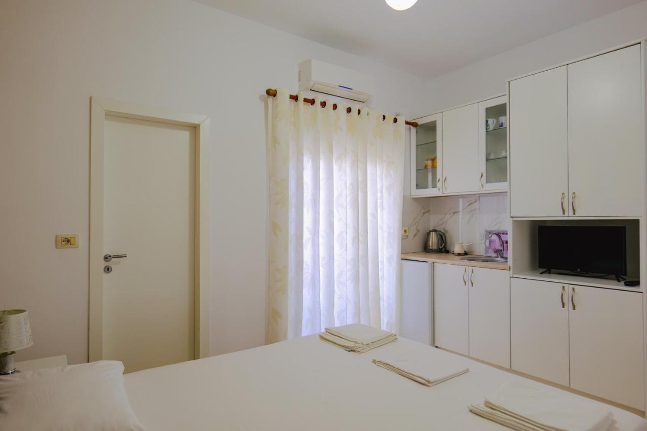 Eleni Guest House Saranda Extérieur photo